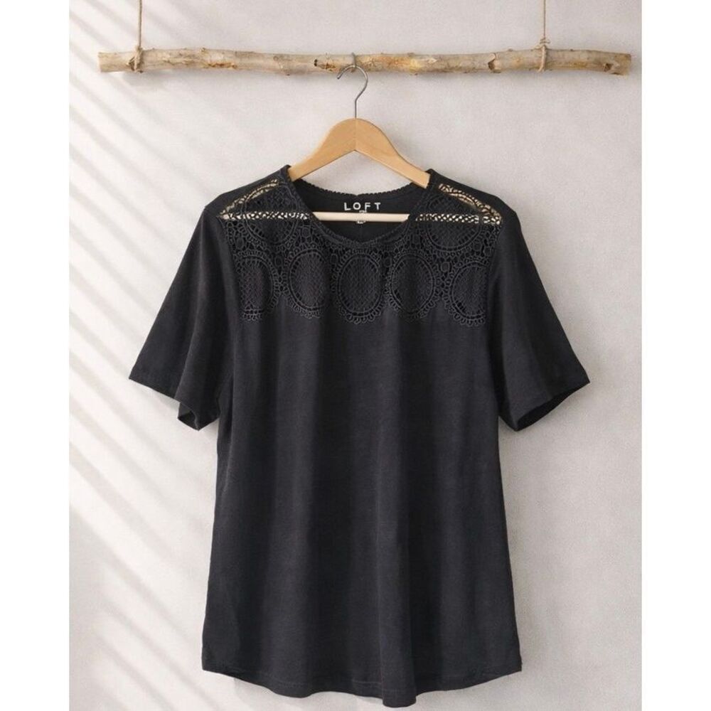 Loft plus navy crochet lace neck cotton top size 14/16